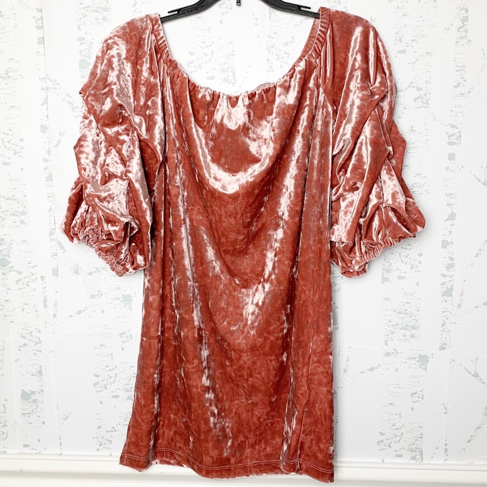 Forever 21 Velvet Off the Shoulder Top - Picture 2 of 6